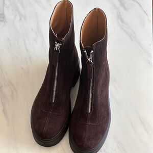 Steve madden jones boots Brown Suede - worn once.